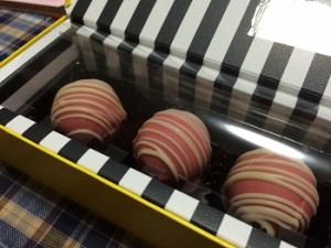 苺トリュフ